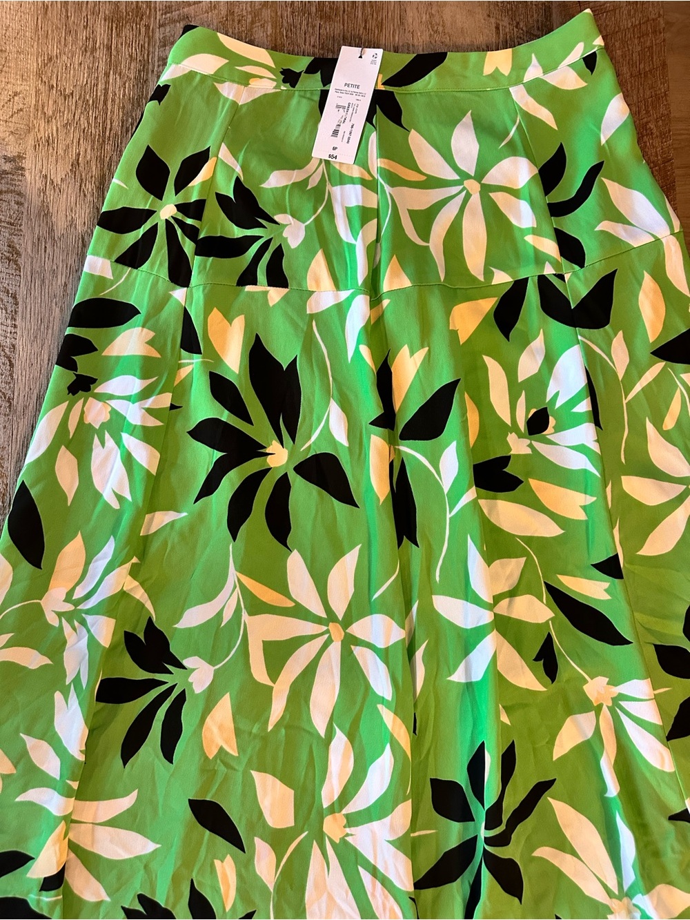 Liz Claiborne Green Floral A-Line Skirt - 6P